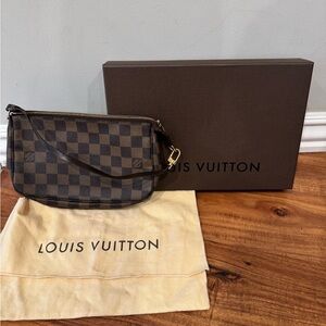 Authentic Louis Vuitton Pochette Accessoires Damier